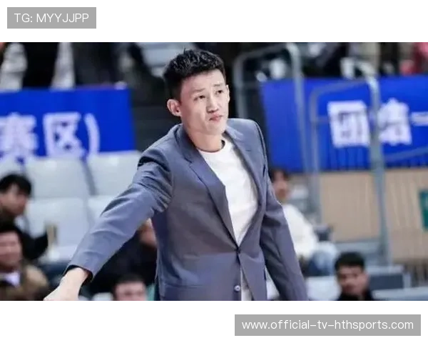 崔永熙签约广东四年B类合同，深圳队主帅调整，周鹏宣布回归，东莞篮校崔永熙是哪里人